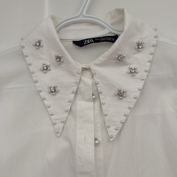 Zara White Blouse with Jewel and Pearl - Picture 2 of 5